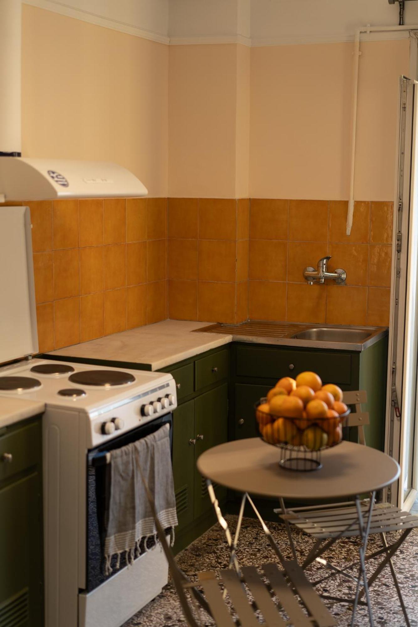 Central Mytilene City-View Apartment For 7 Zewnętrze zdjęcie