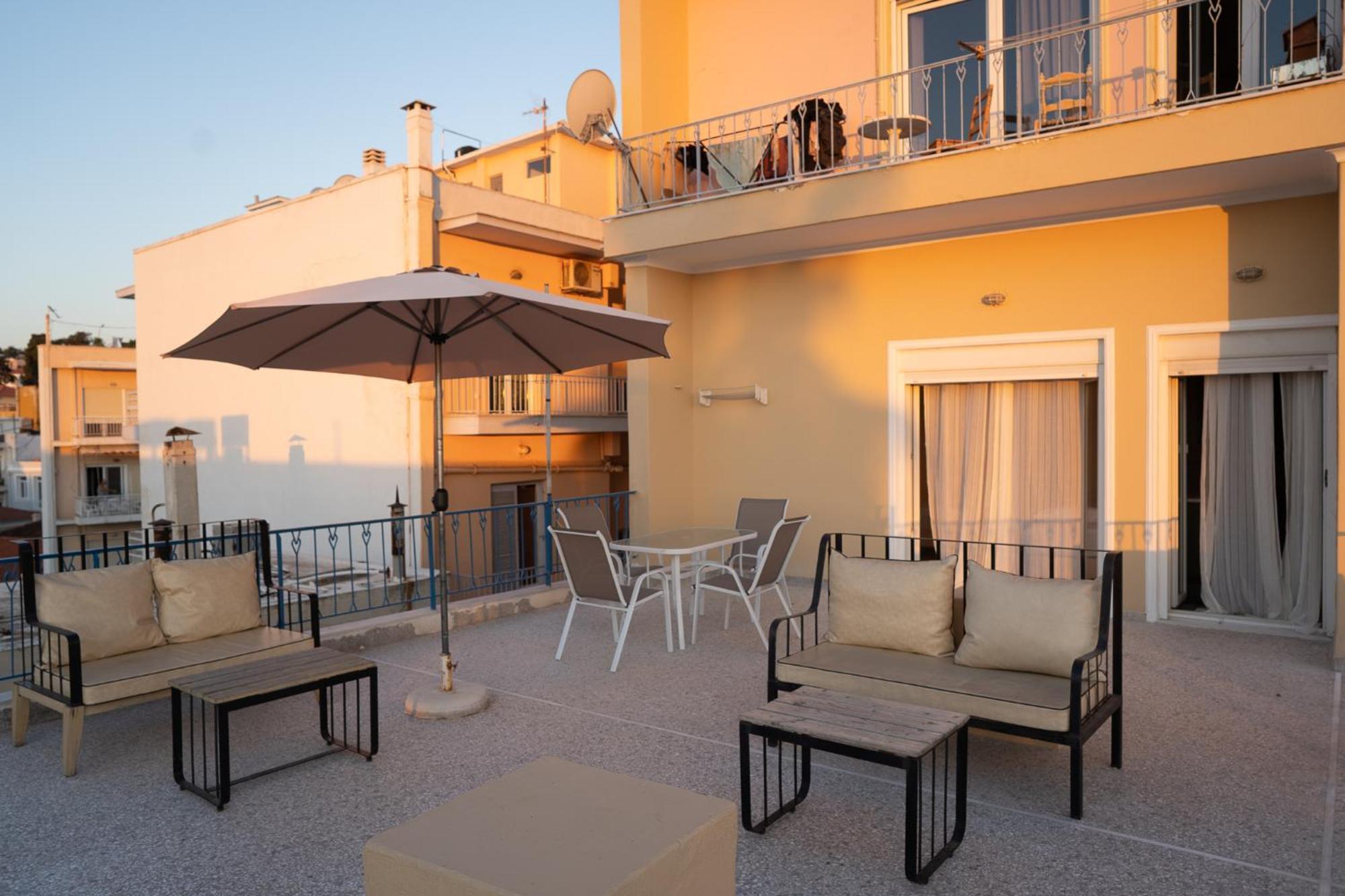 Central Mytilene City-View Apartment For 7 Zewnętrze zdjęcie
