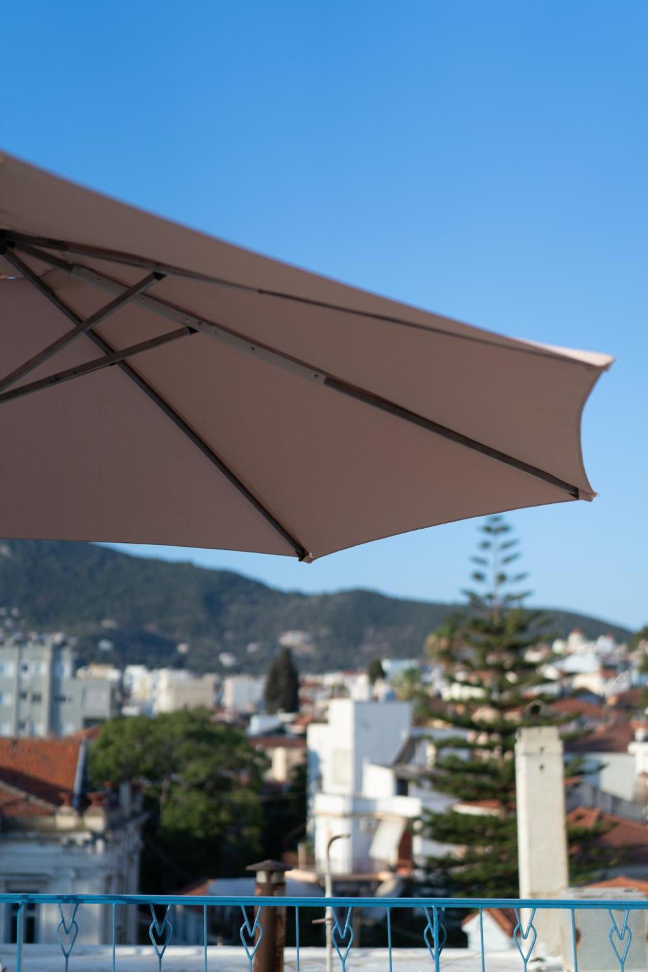 Central Mytilene City-View Apartment For 7 Zewnętrze zdjęcie