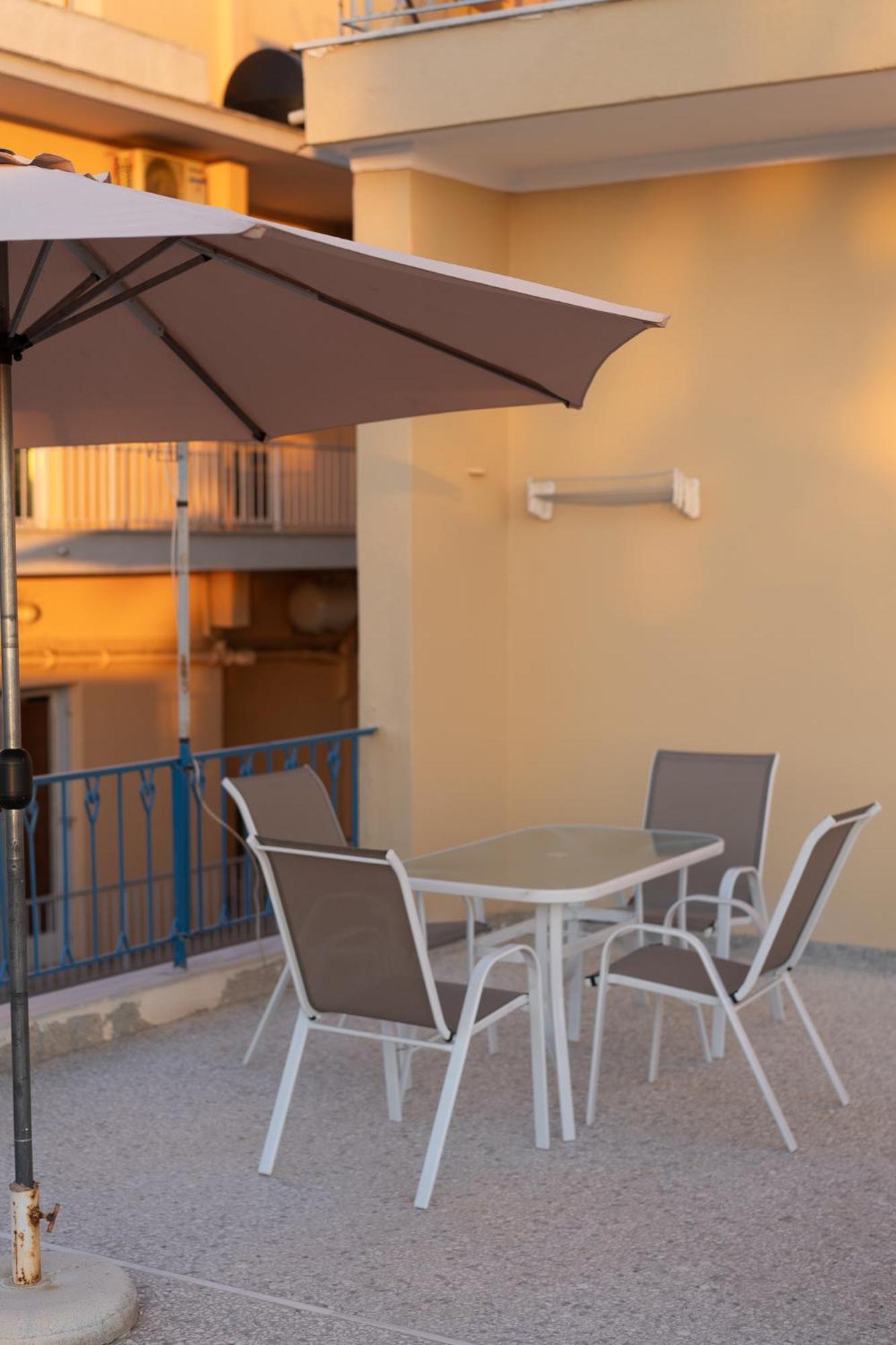Central Mytilene City-View Apartment For 7 Zewnętrze zdjęcie
